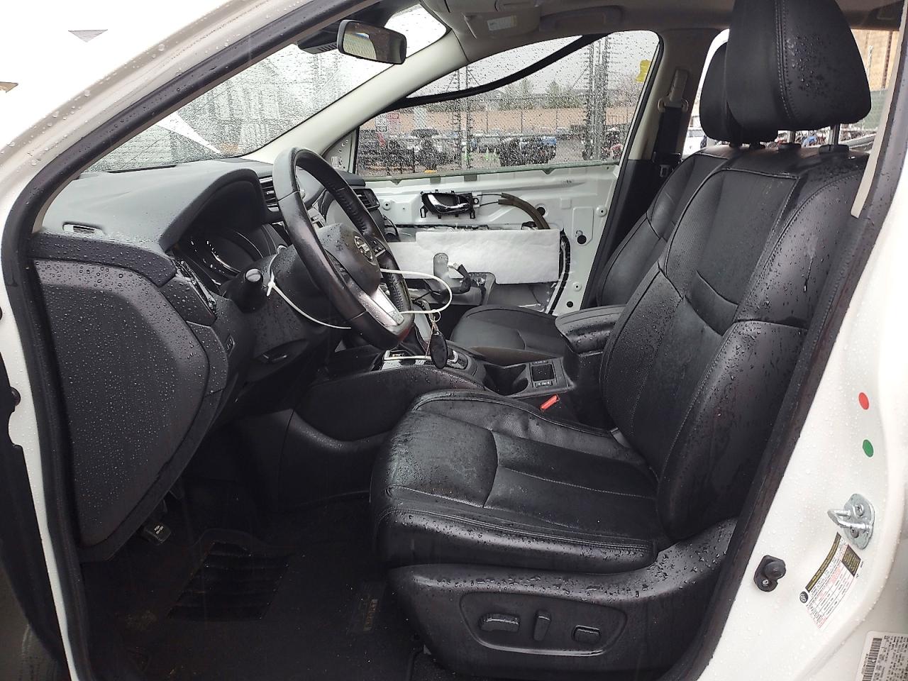 2017 NISSAN ROGUE