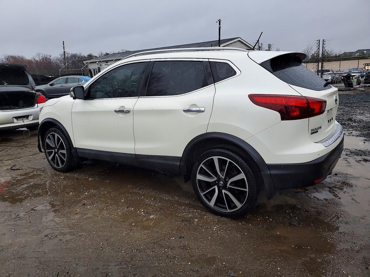 2017 NISSAN ROGUE