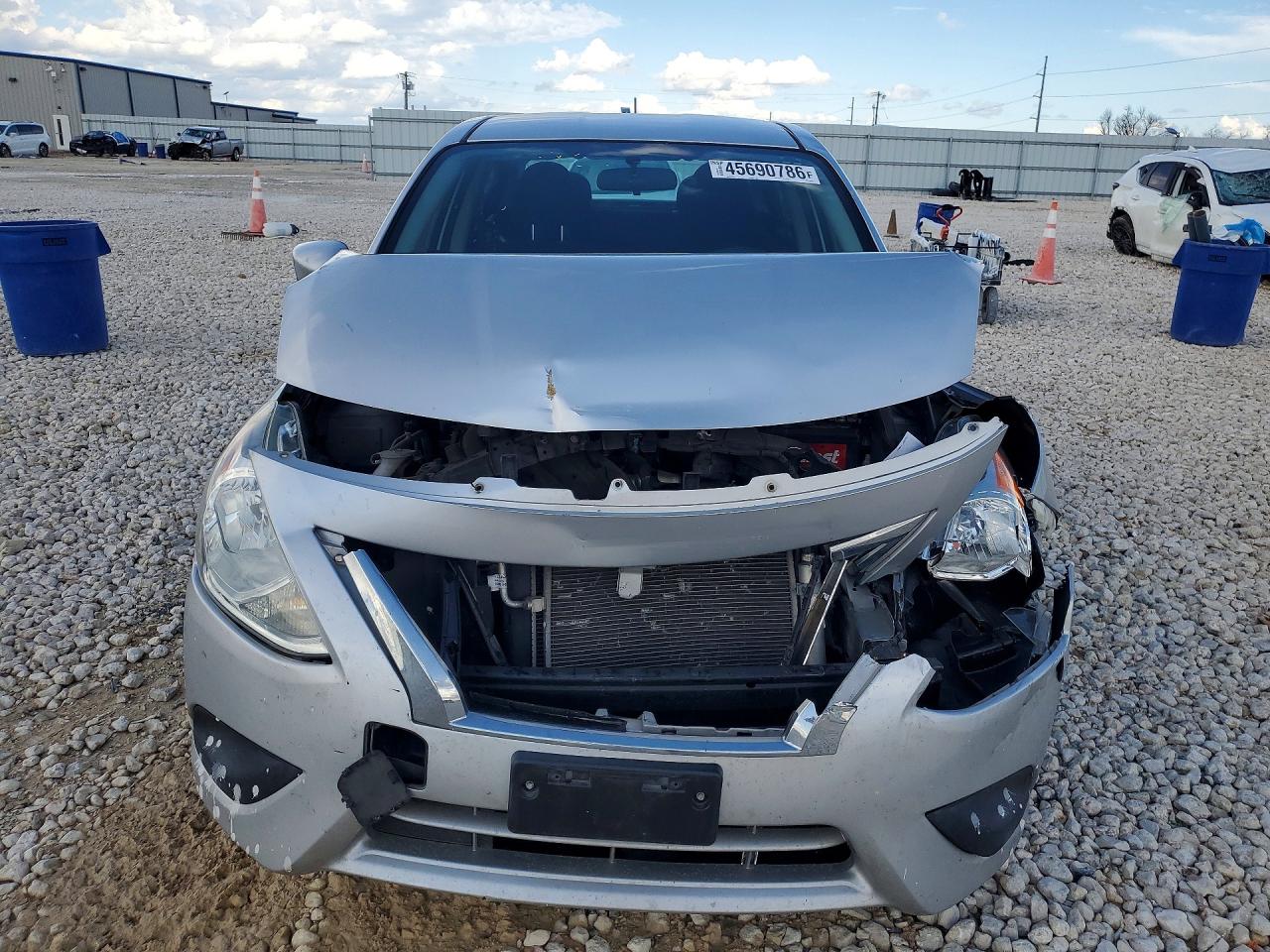 2018 NISSAN VERSA