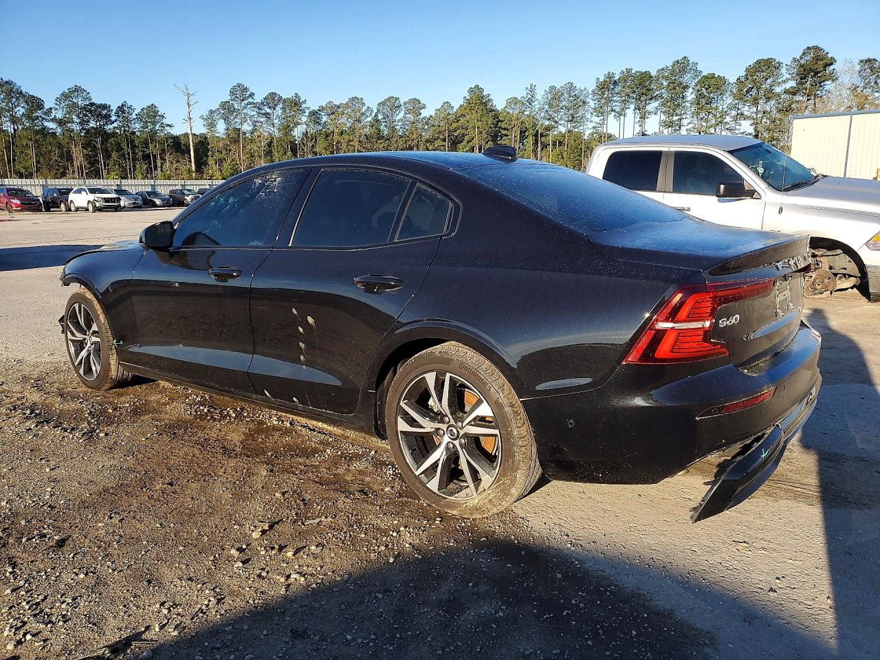 2025 VOLVO S60