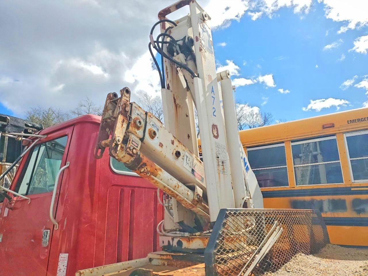 1996 INTERNATIONAL 4000 SERIE