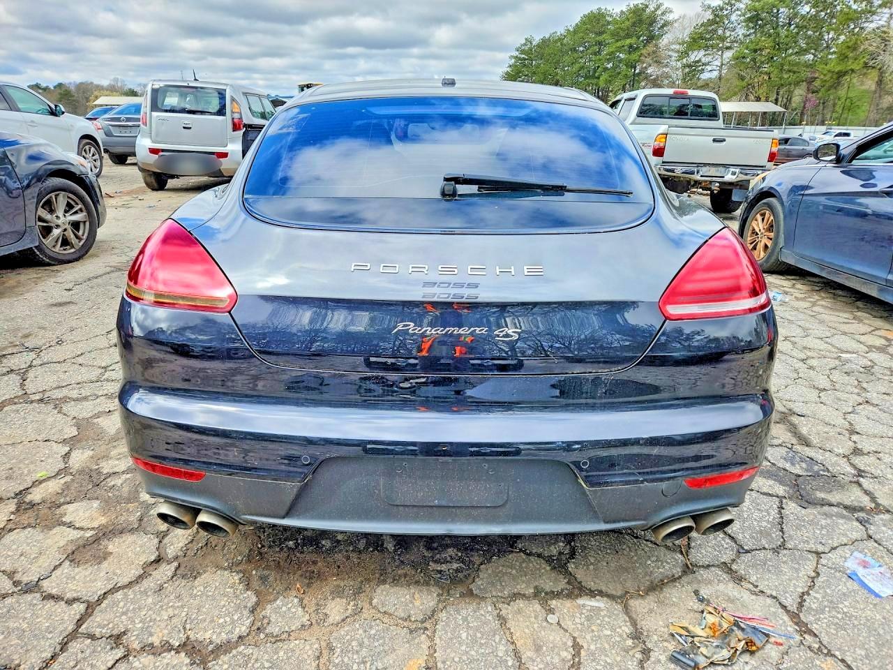 2016 PORSCHE PANAMERA