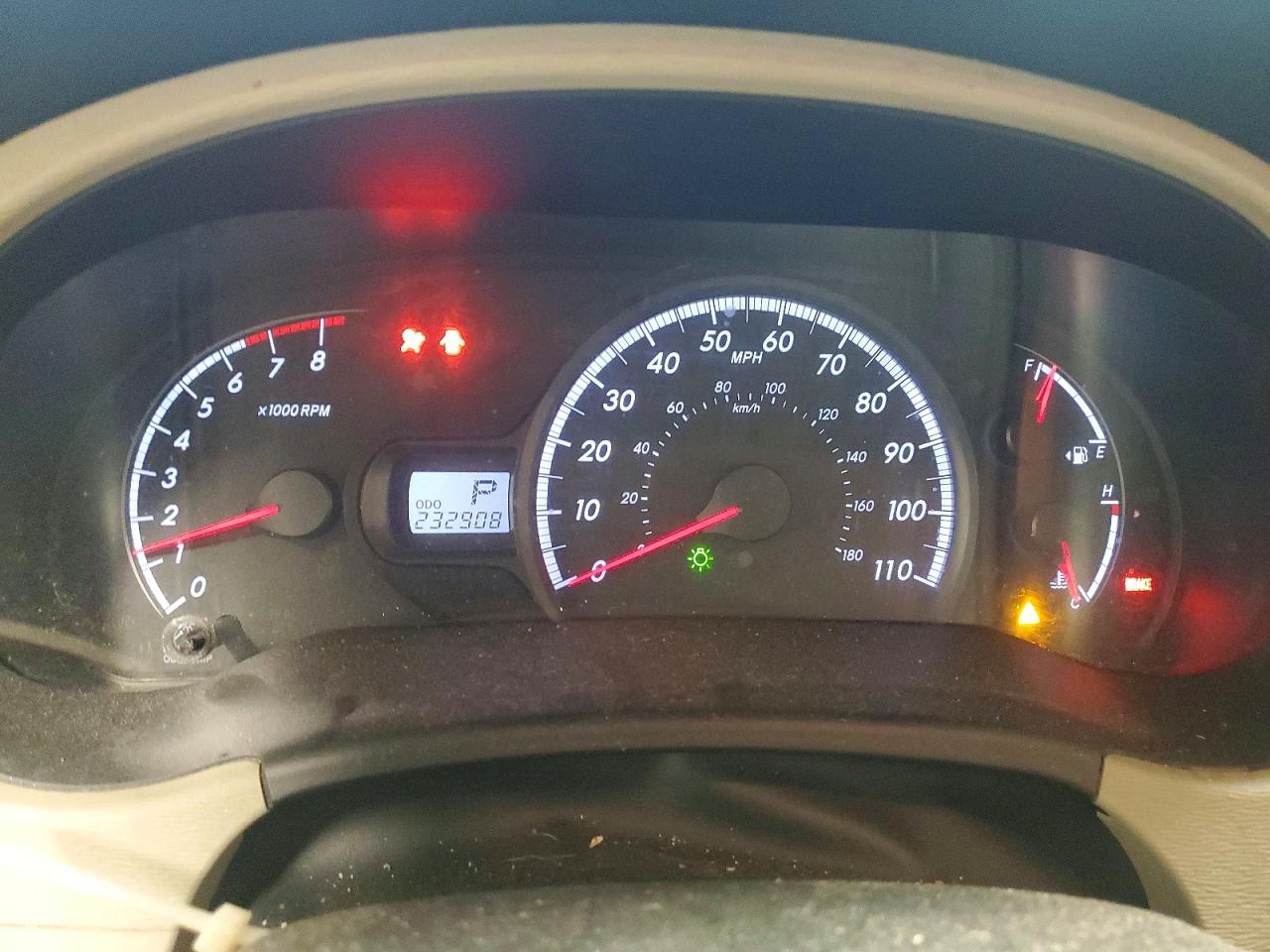 2011 TOYOTA SIENNA