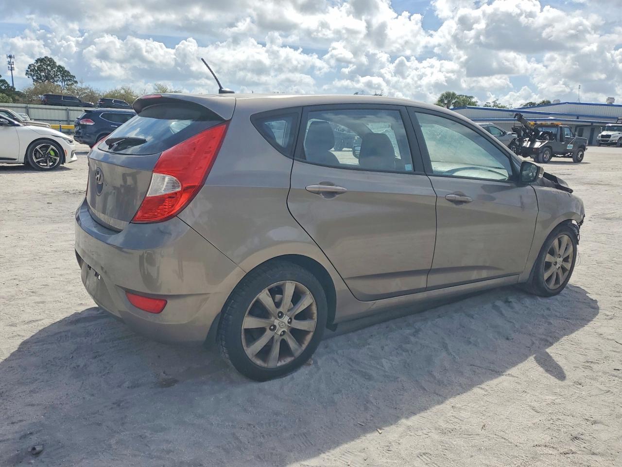 2014 HYUNDAI ACCENT