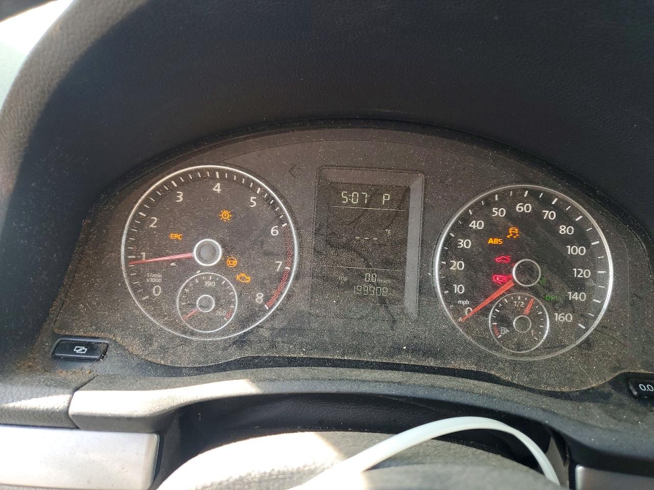 2010 VOLKSWAGEN JETTA