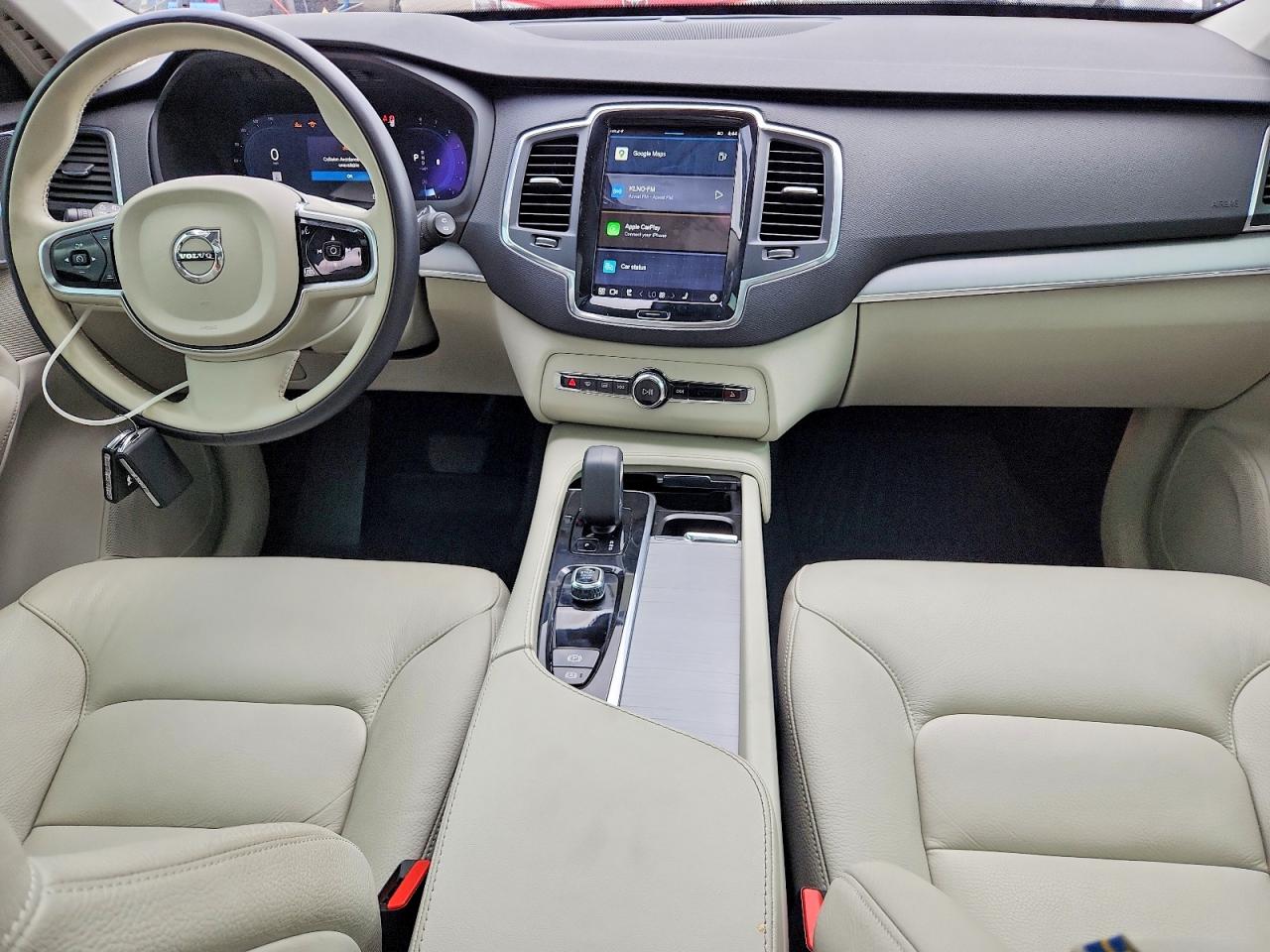 2023 VOLVO XC90