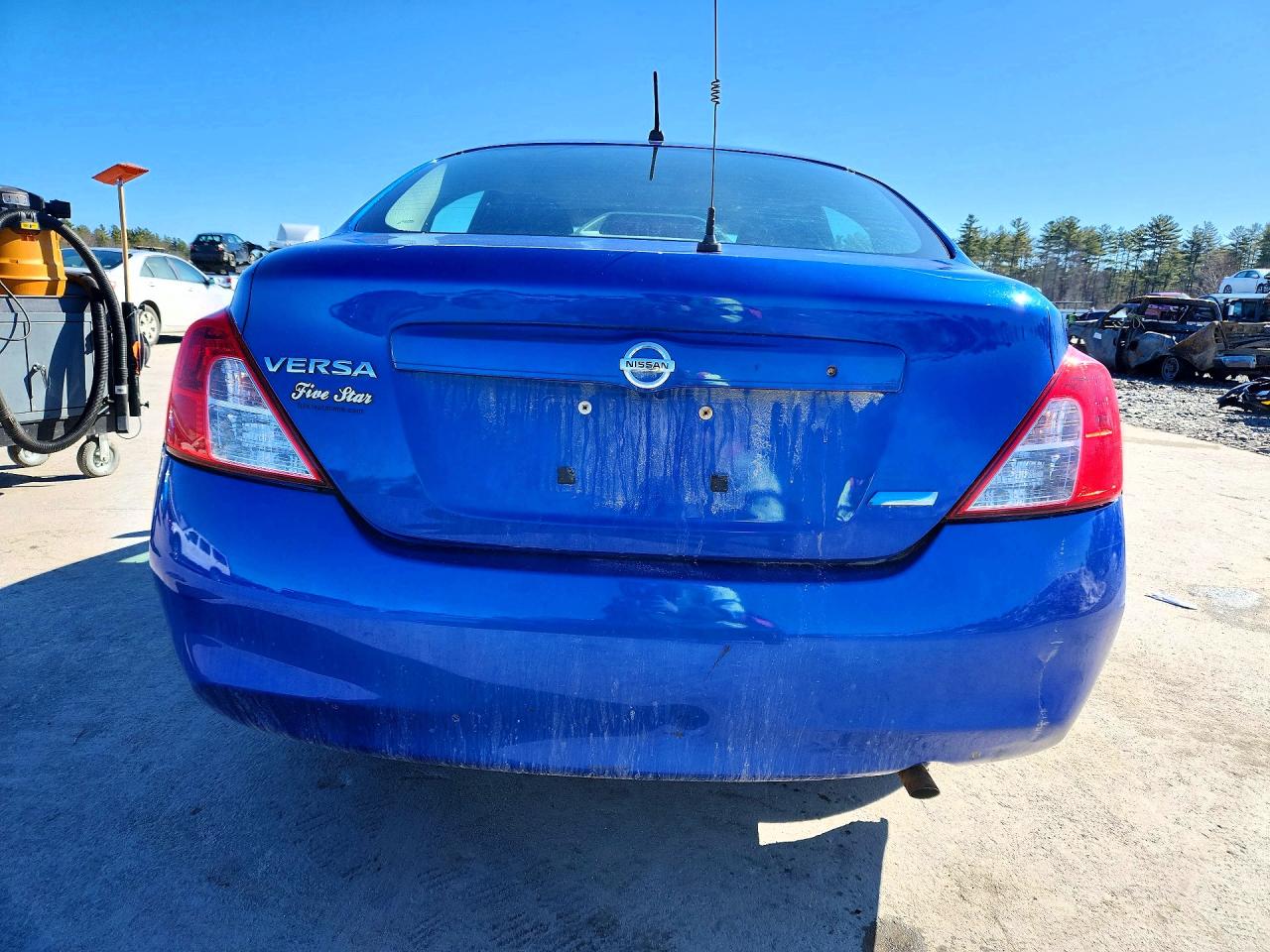 2012 NISSAN VERSA