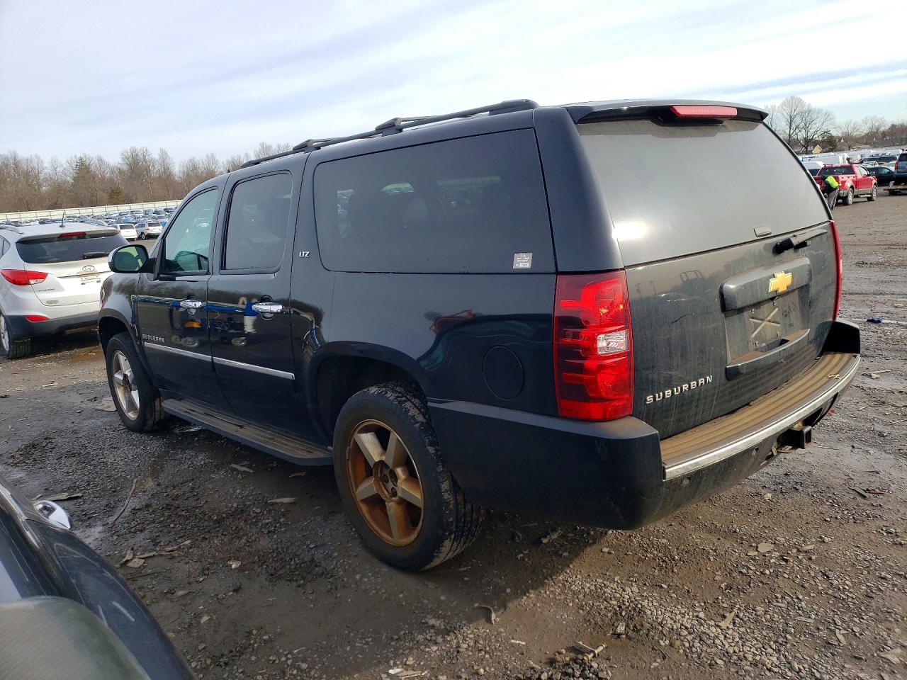 2013 CHEVROLET SUBURBAN
