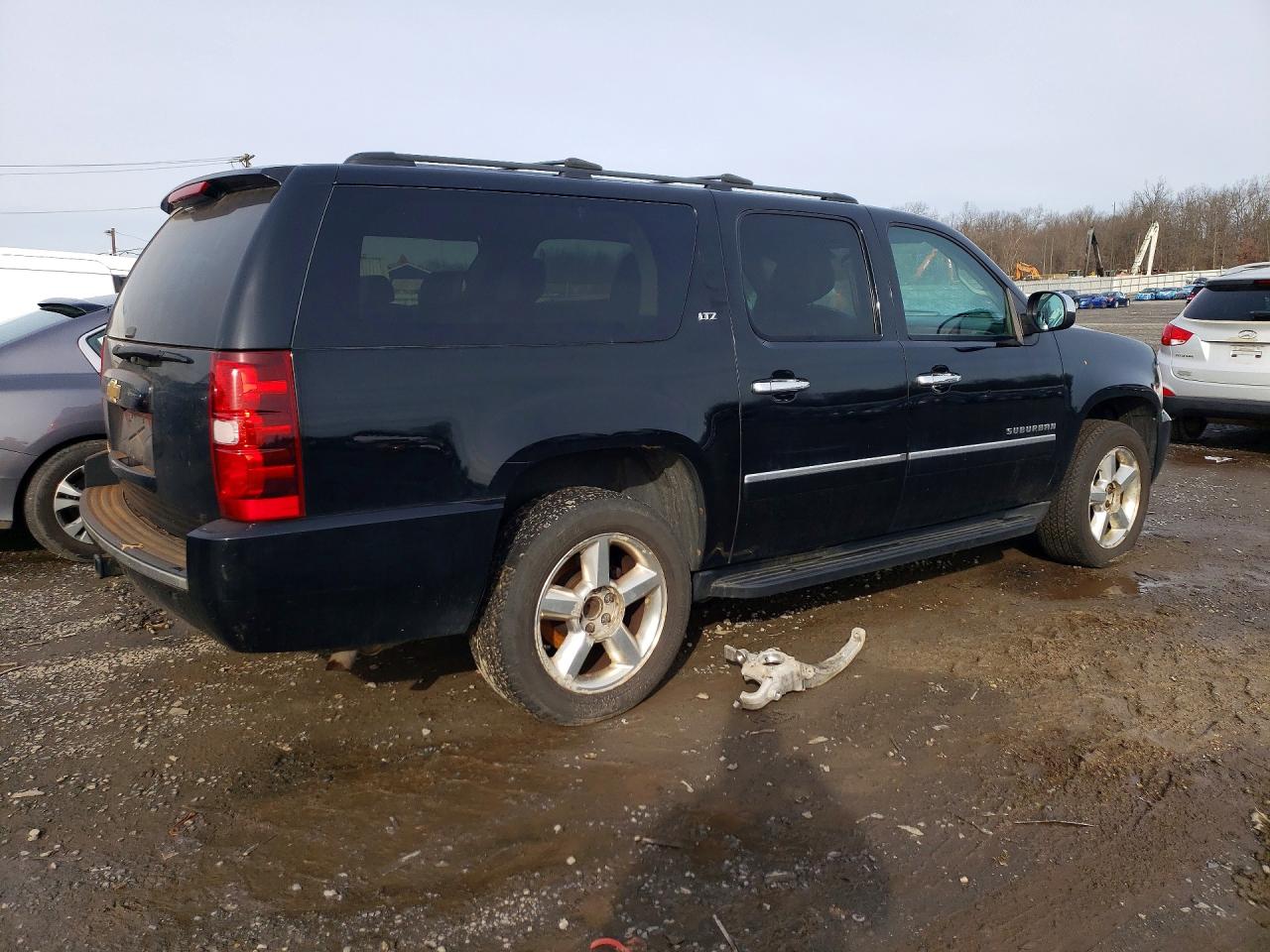 2013 CHEVROLET SUBURBAN