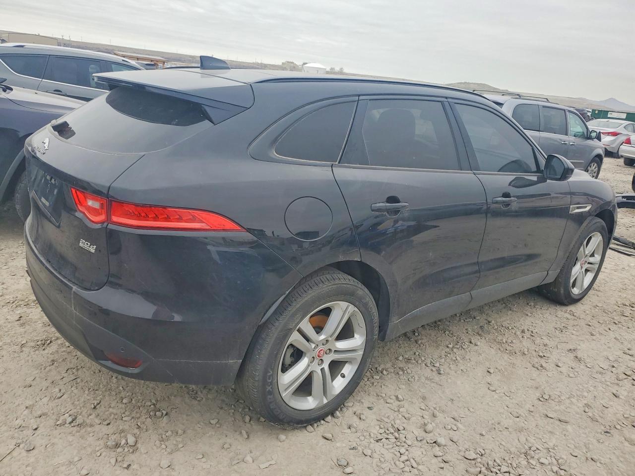 2017 JAGUAR F-PACE