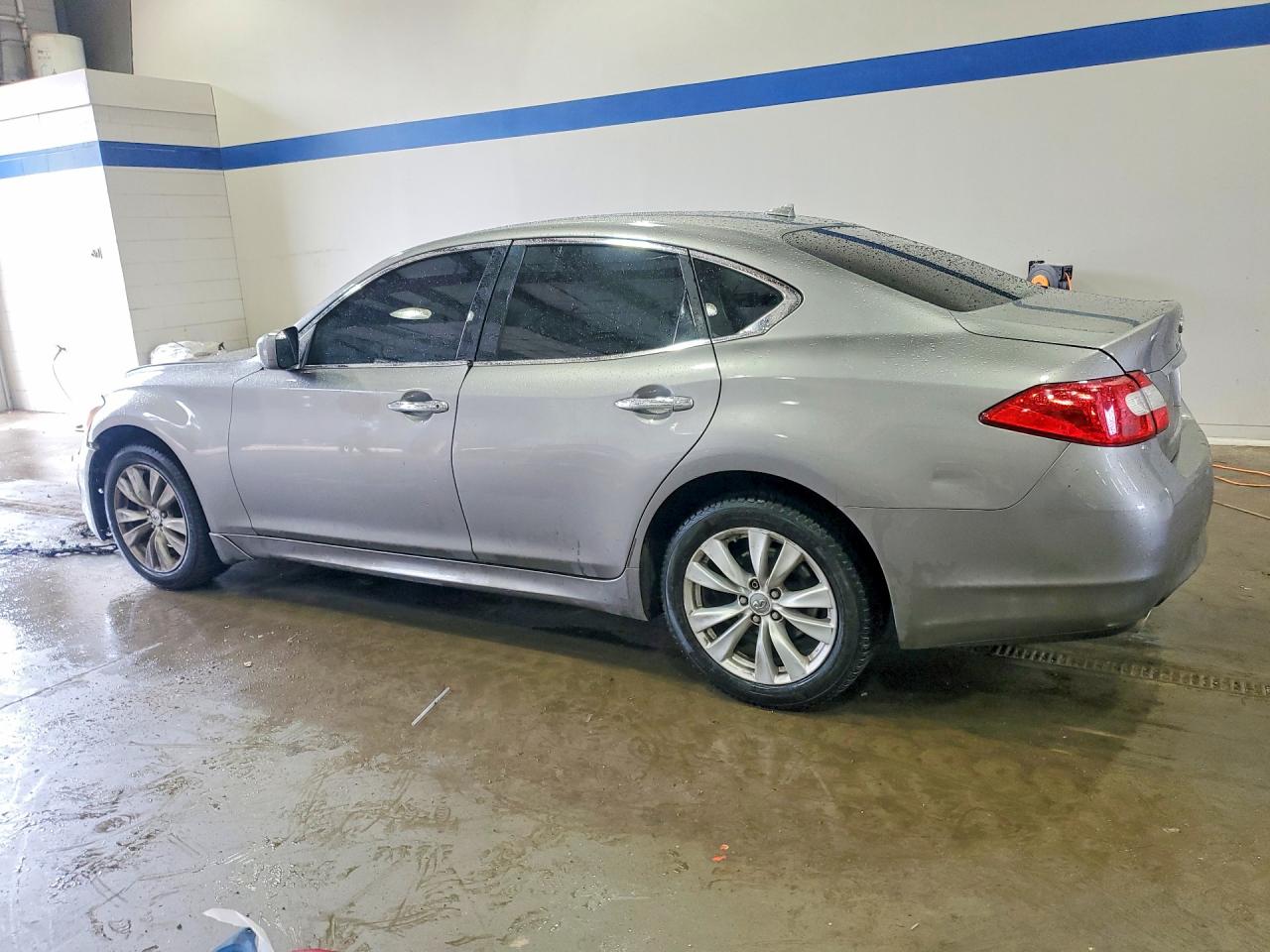 2011 INFINITI M37
