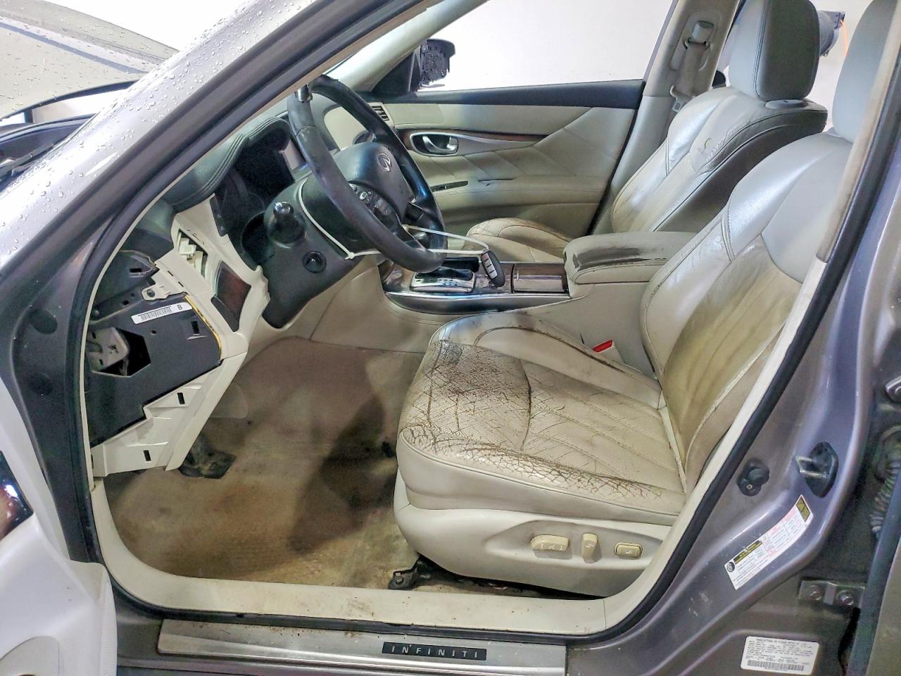 2011 INFINITI M37