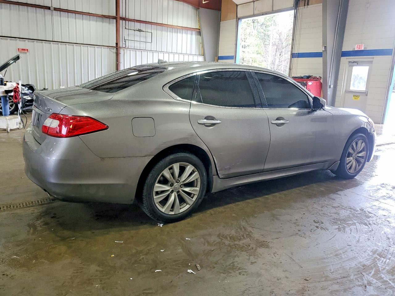 2011 INFINITI M37