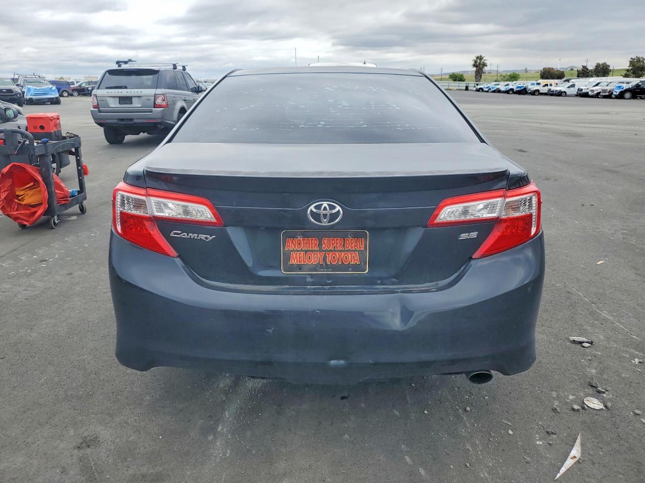 2014 TOYOTA CAMRY
