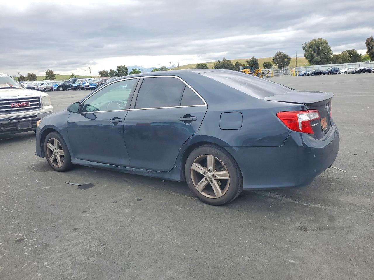 2014 TOYOTA CAMRY