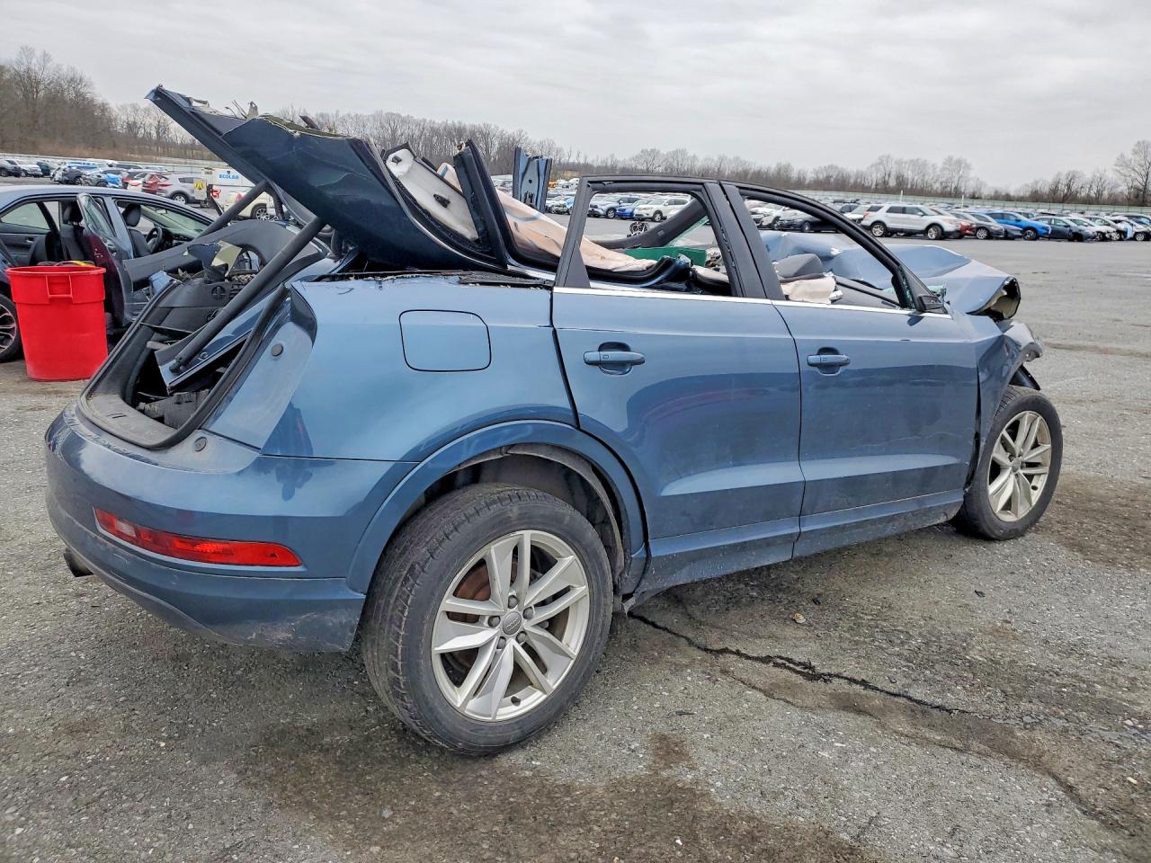 2016 AUDI Q3