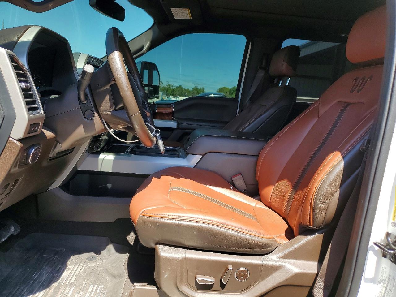 2022 FORD F350