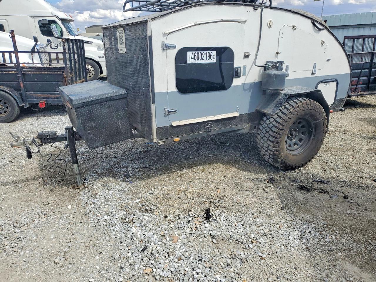 2020 UNKN TRAILR