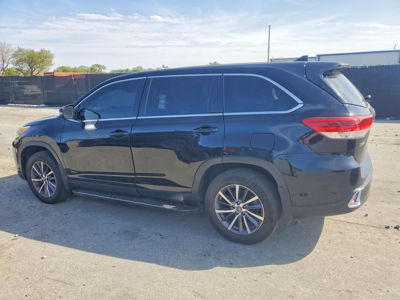 2019 TOYOTA HIGHLANDER