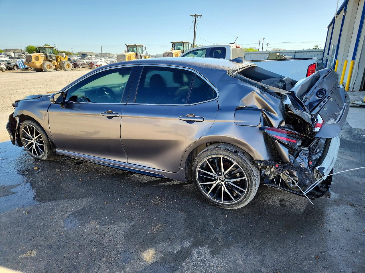 2024 TOYOTA CAMRY