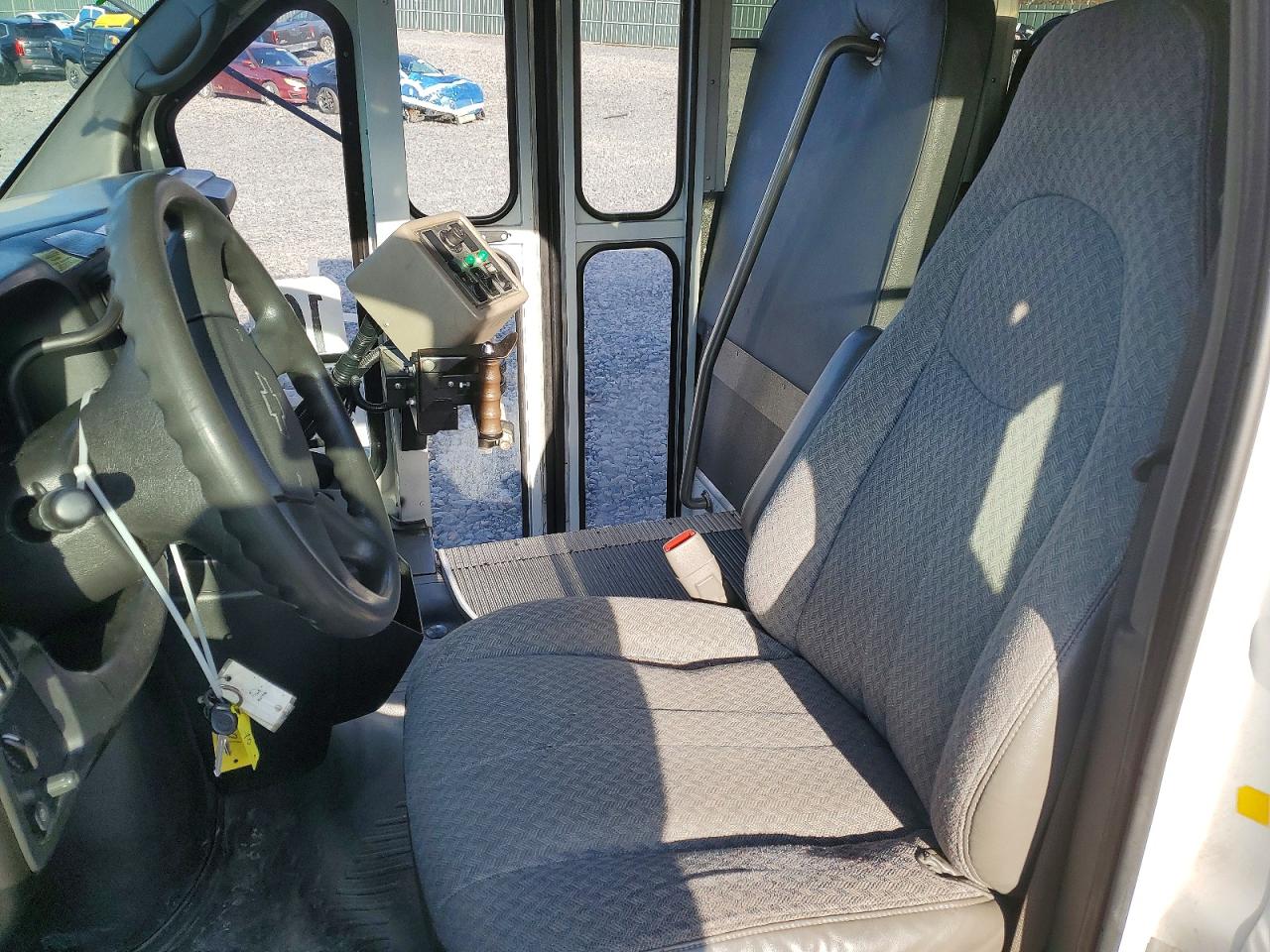2007 COLLINS BUS