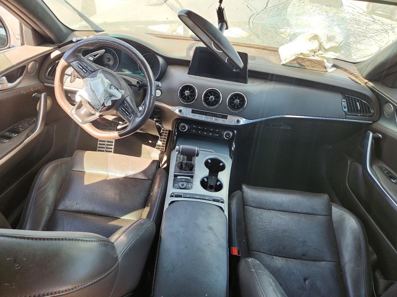 2020 KIA STINGER