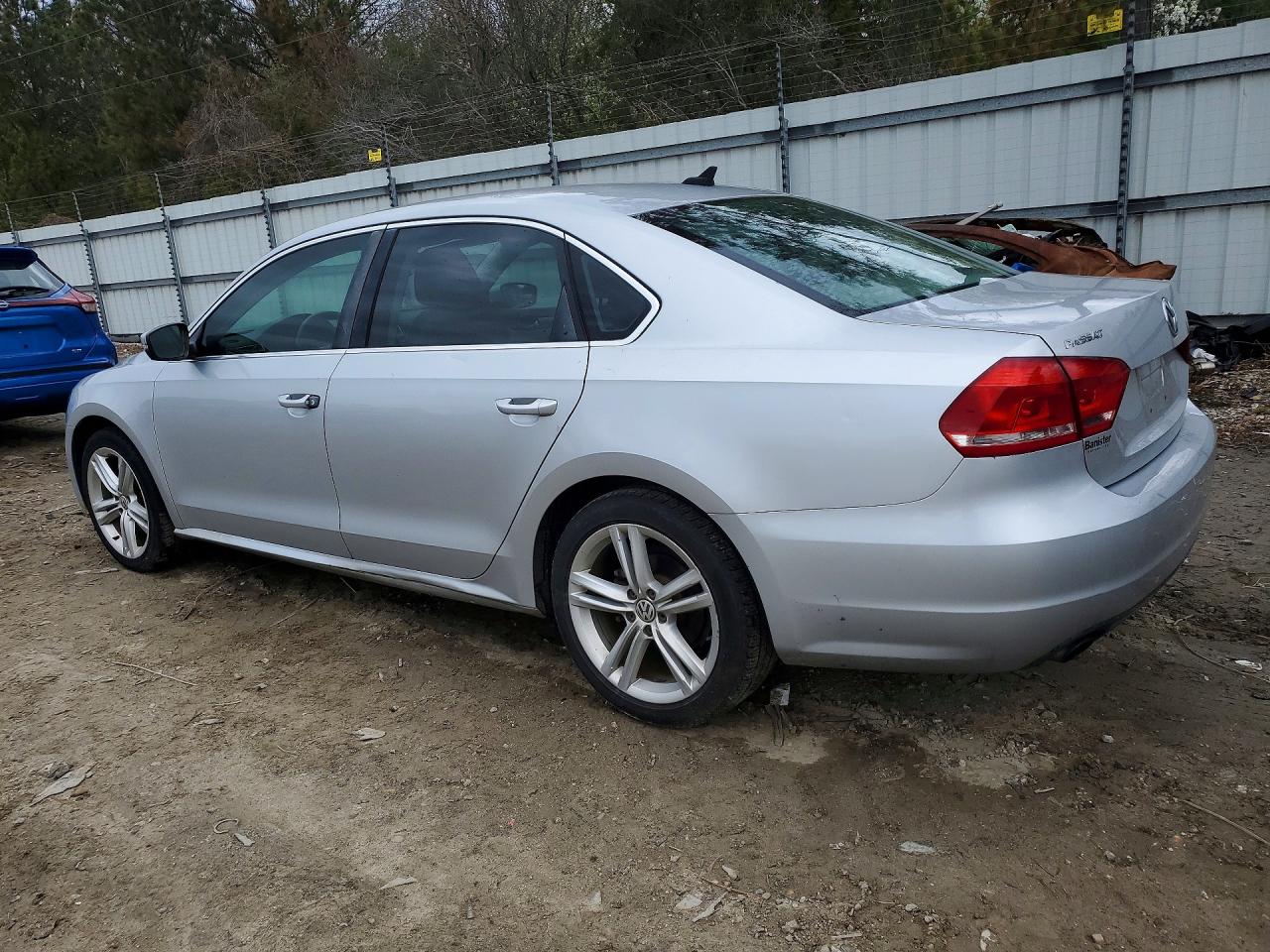 2014 VOLKSWAGEN PASSAT
