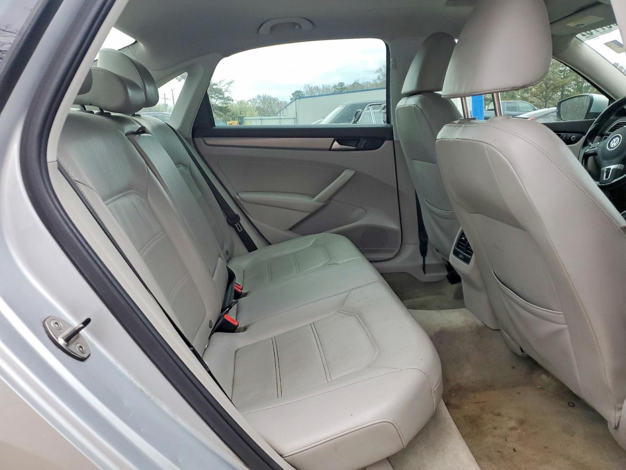 2014 VOLKSWAGEN PASSAT