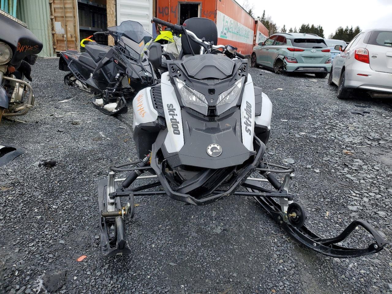 2020 SKIDOO 900 GRAND
