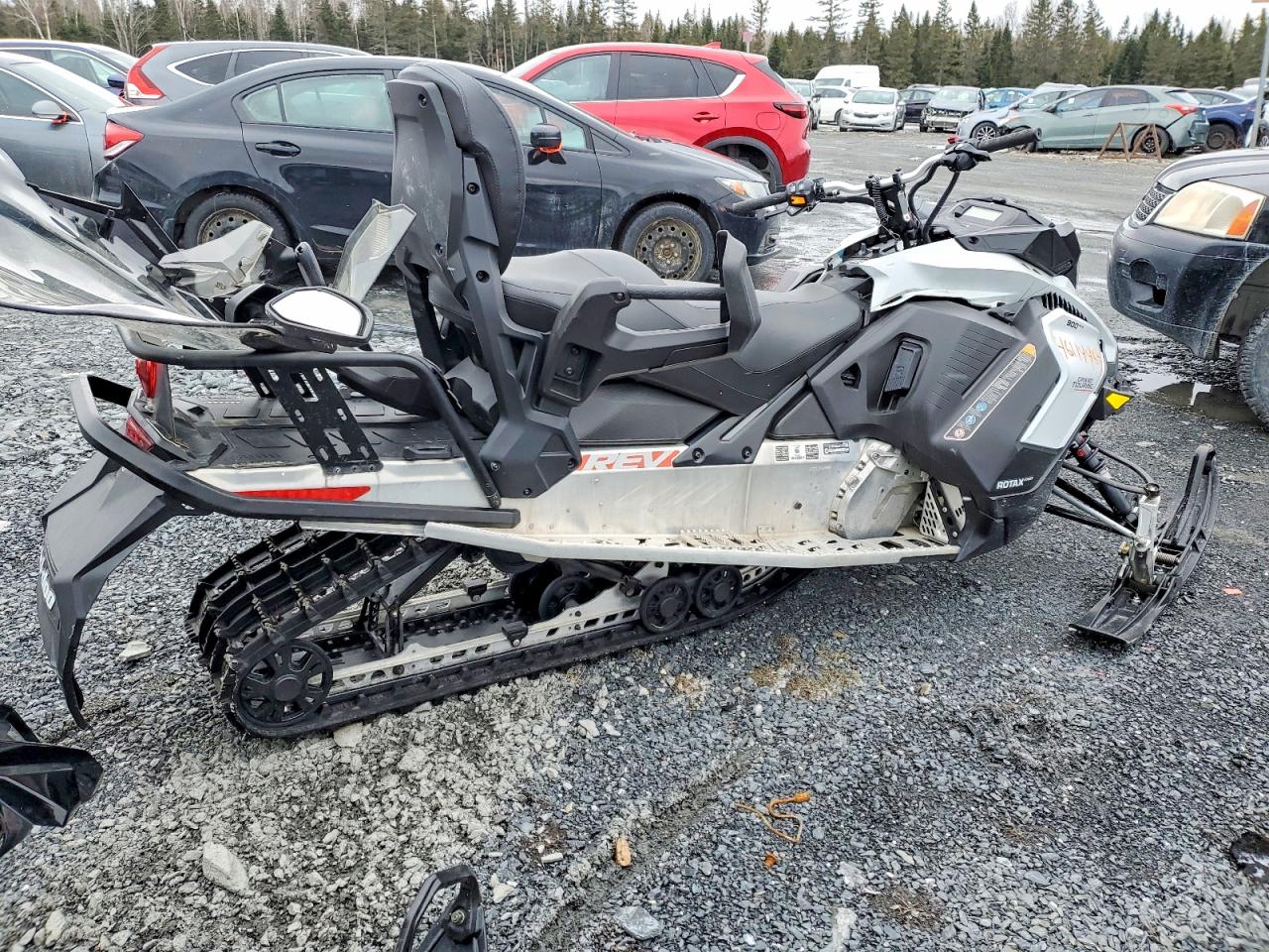2020 SKIDOO 900 GRAND