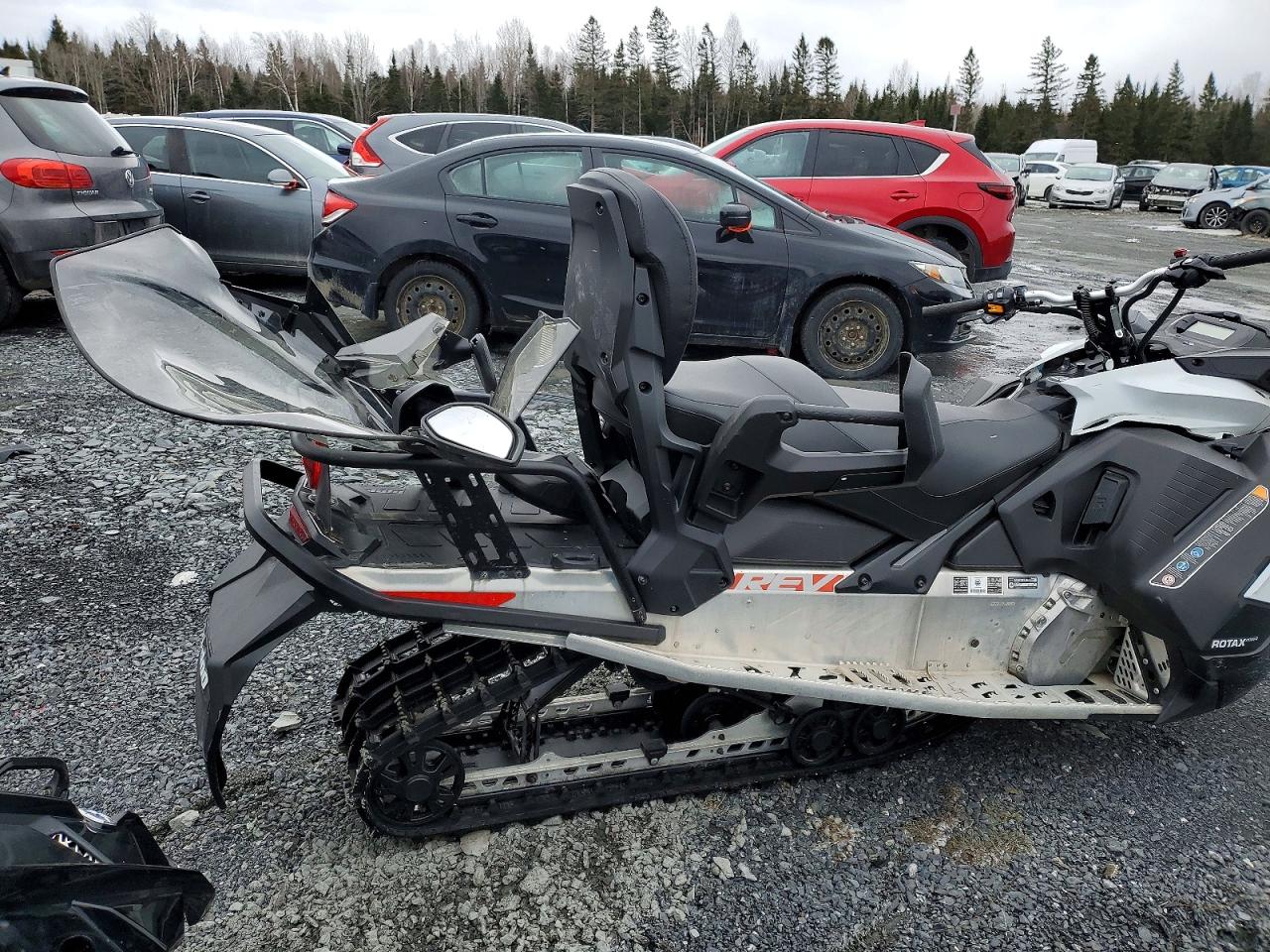2020 SKIDOO 900 GRAND