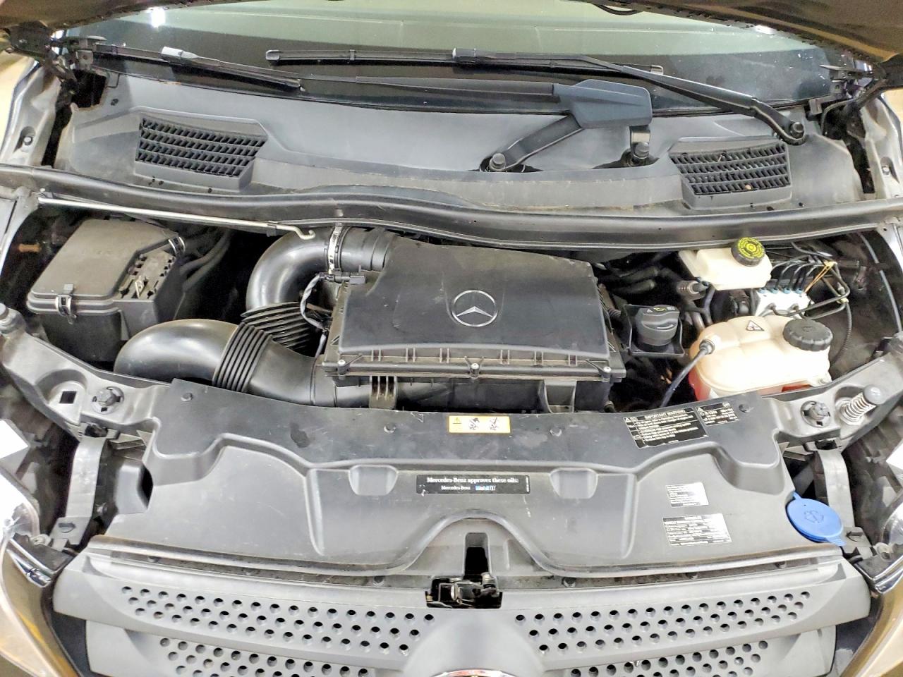 2017 MERCEDES-BENZ METRIS