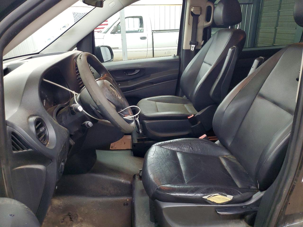 2017 MERCEDES-BENZ METRIS