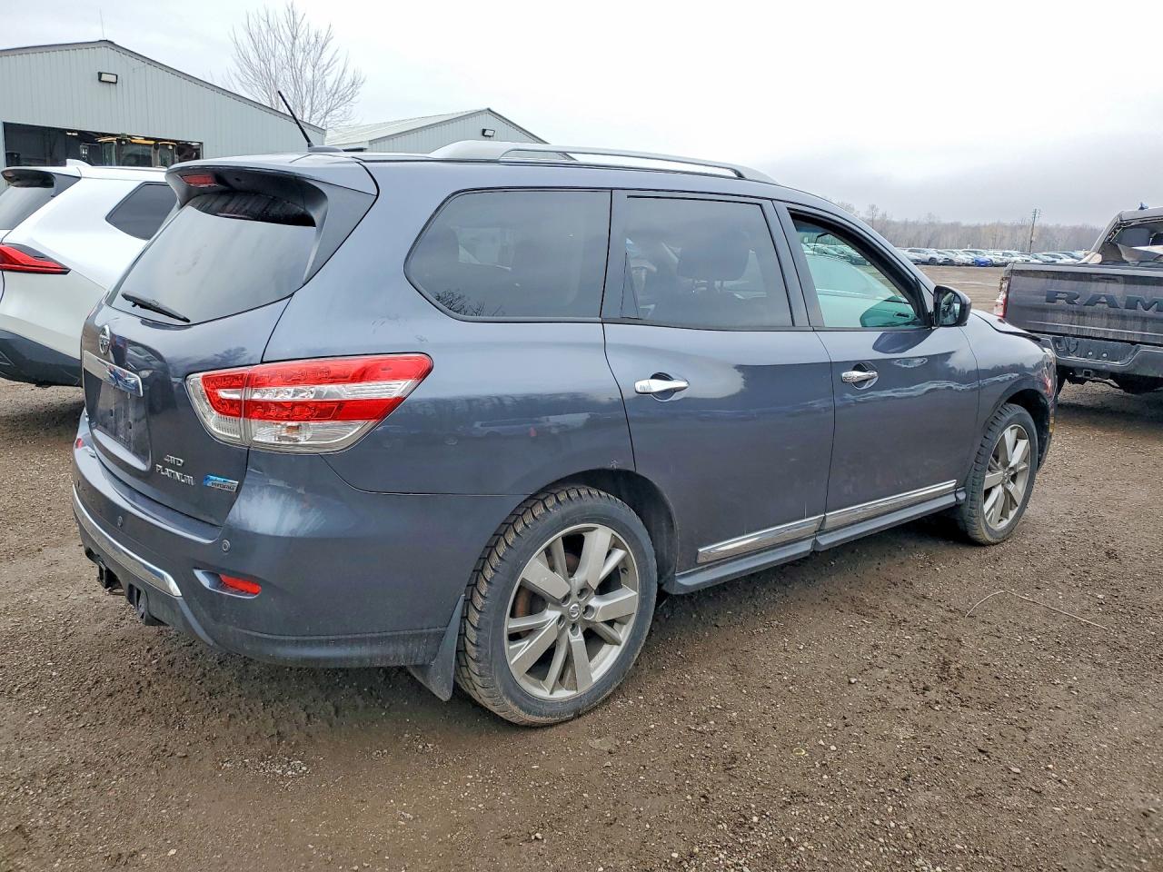 2014 NISSAN PATHFINDER