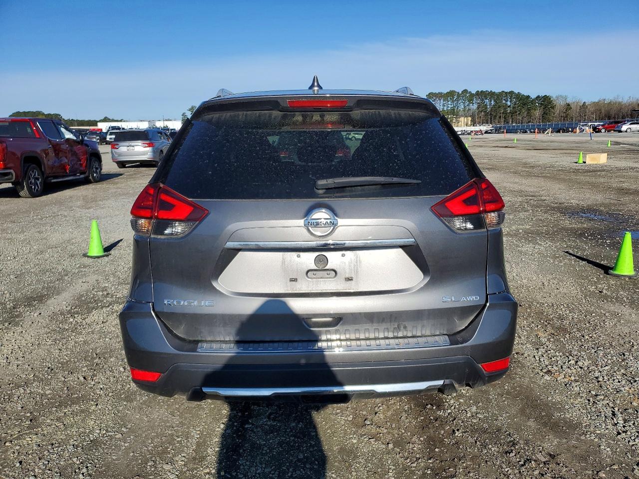 2017 NISSAN ROGUE
