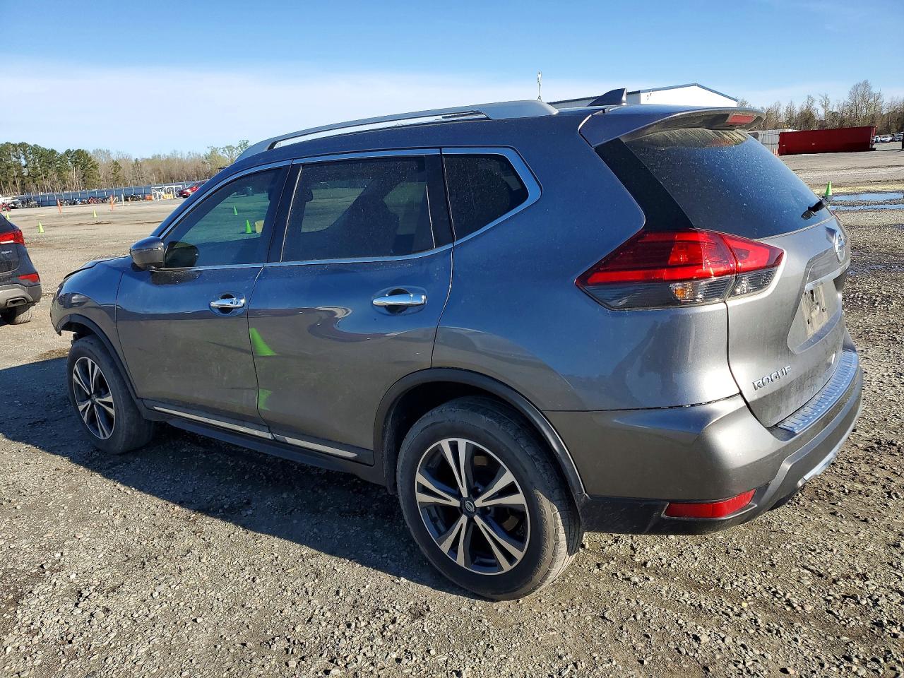 2017 NISSAN ROGUE
