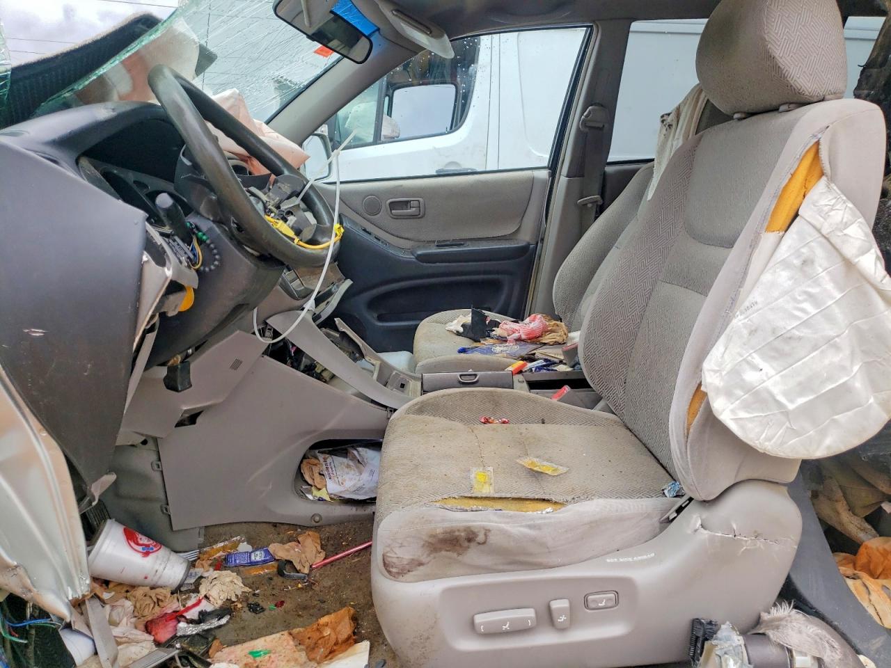 2003 TOYOTA HIGHLANDER