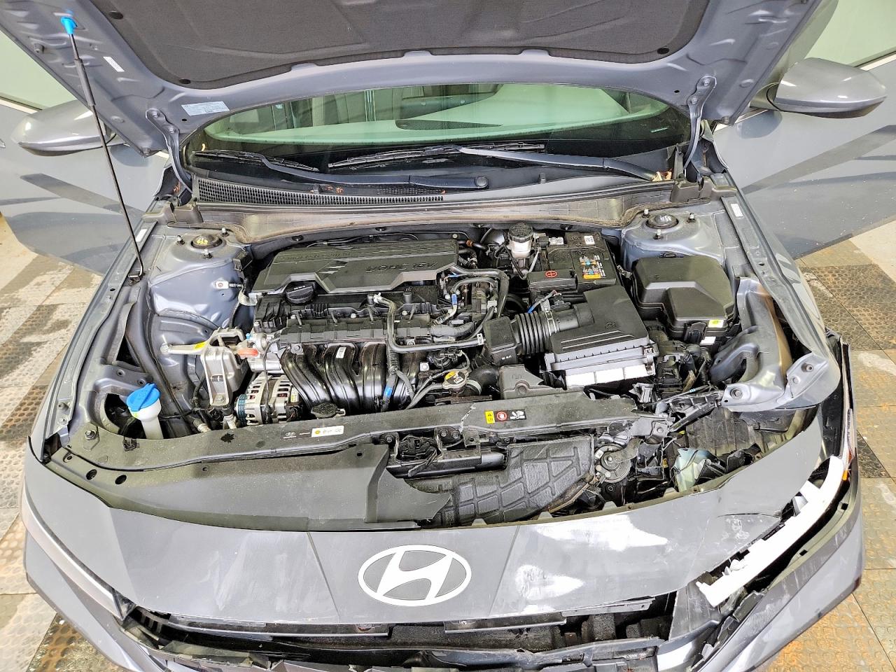 2024 HYUNDAI ELANTRA