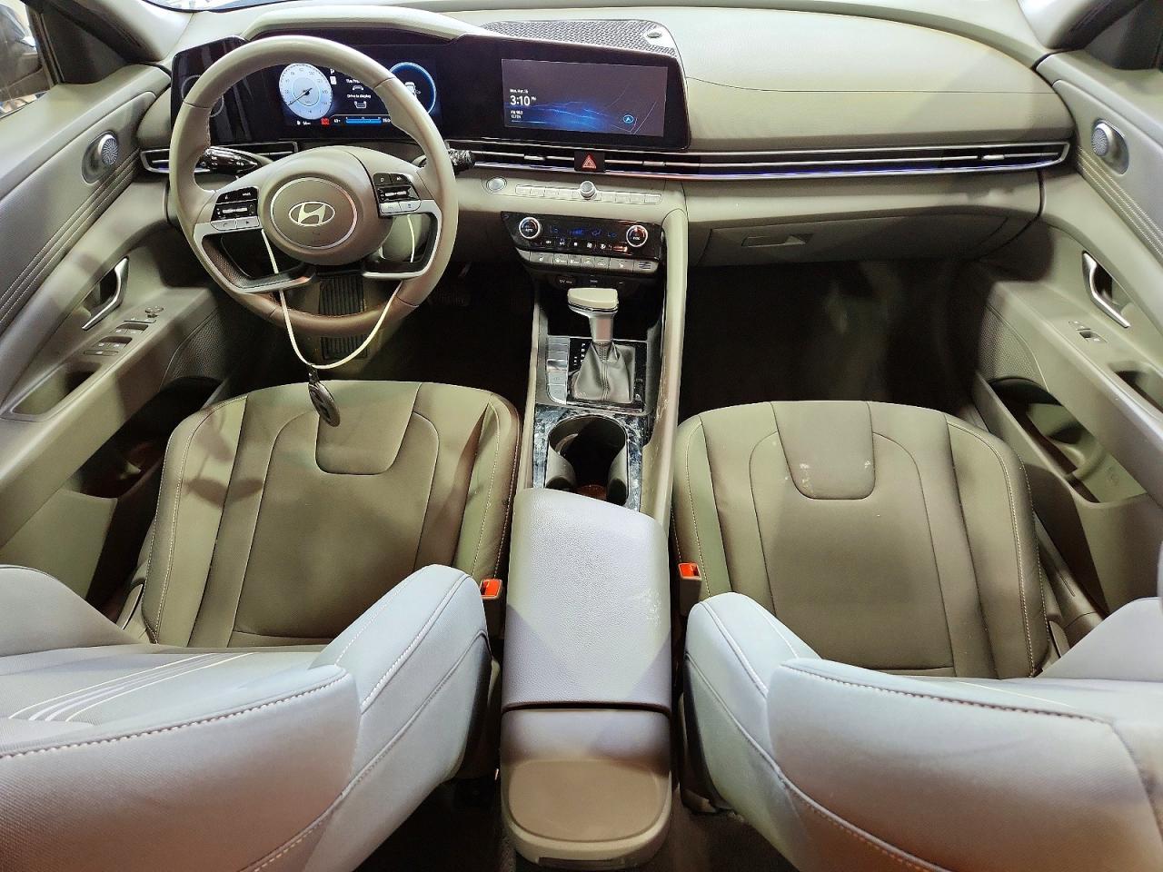 2024 HYUNDAI ELANTRA