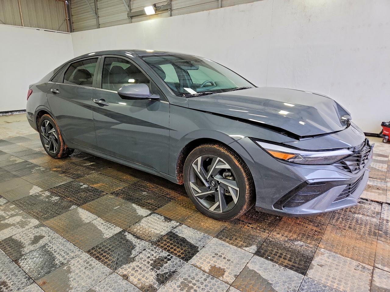 2024 HYUNDAI ELANTRA