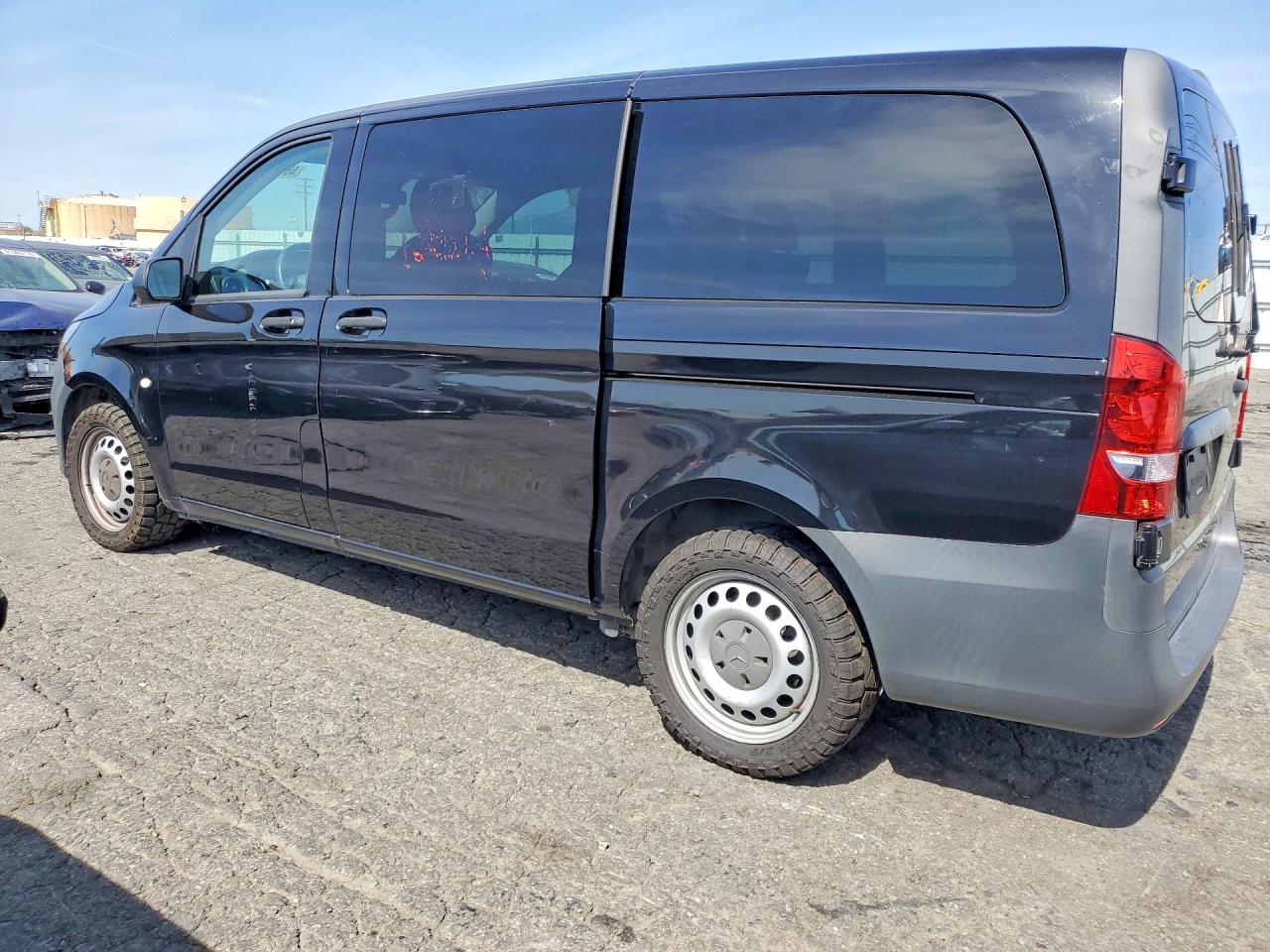 2019 MERCEDES BENZ METRIS