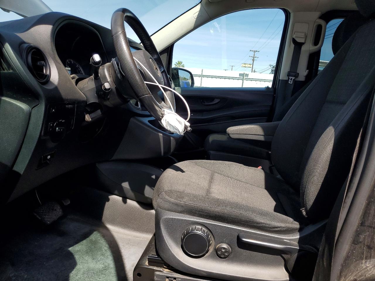 2019 MERCEDES BENZ METRIS