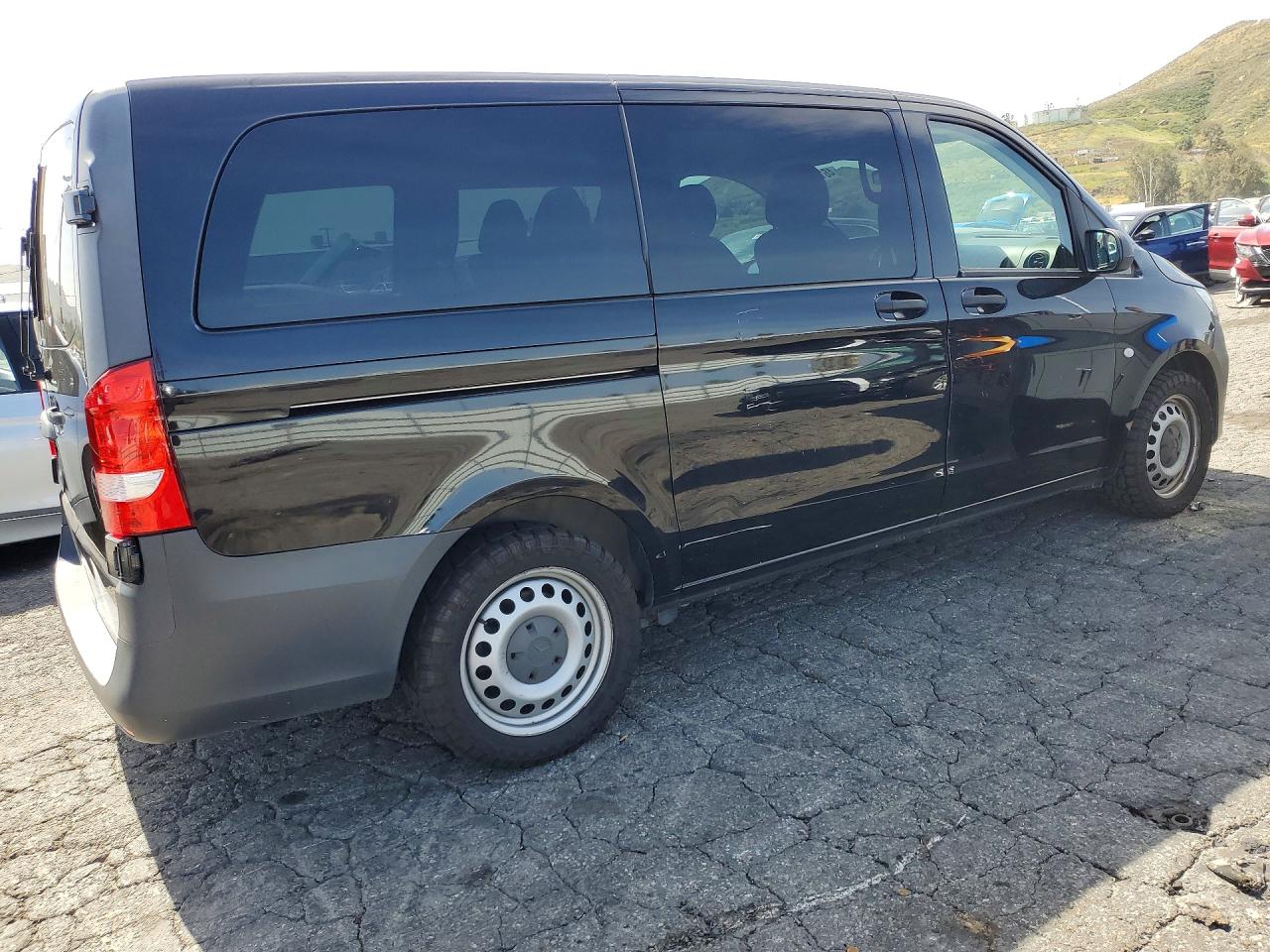 2019 MERCEDES BENZ METRIS