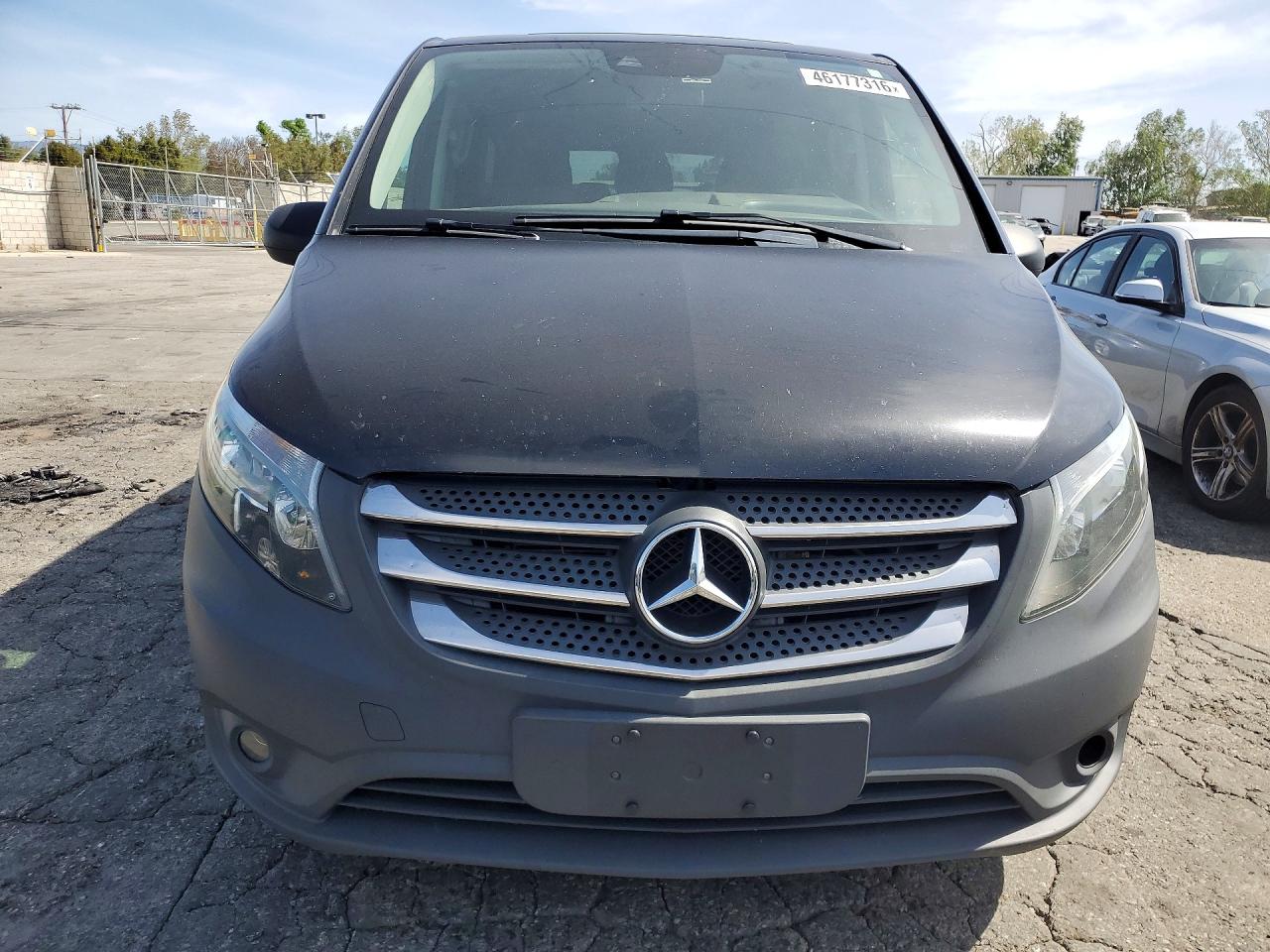 2019 MERCEDES BENZ METRIS
