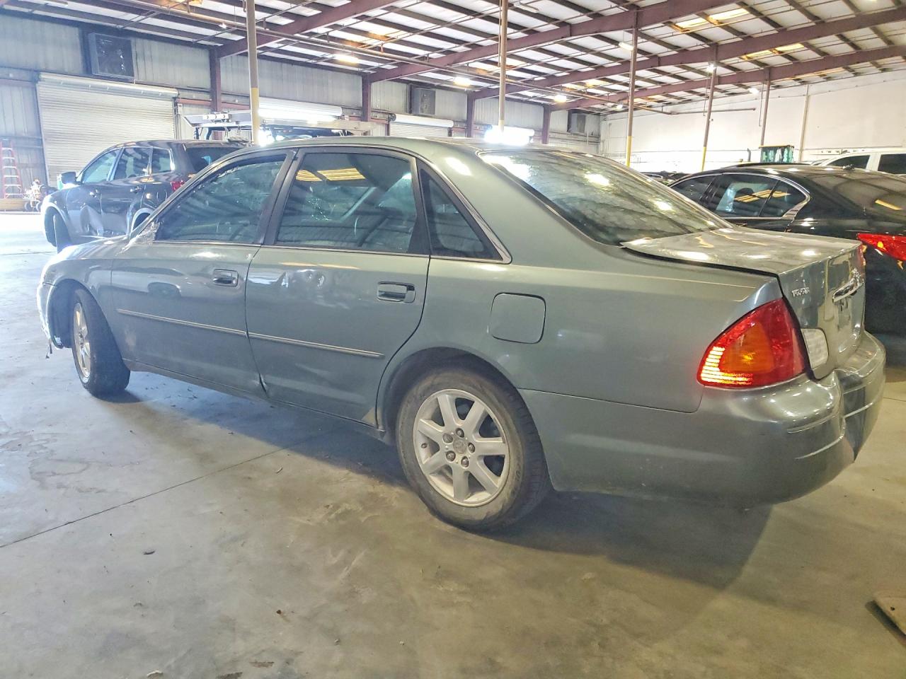 2001 TOYOTA AVALON