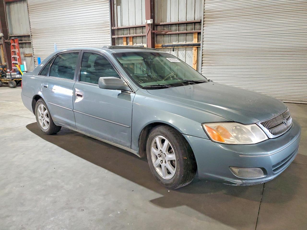 2001 TOYOTA AVALON