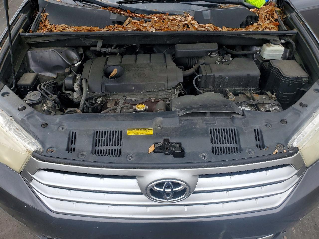 2012 TOYOTA HIGHLANDER