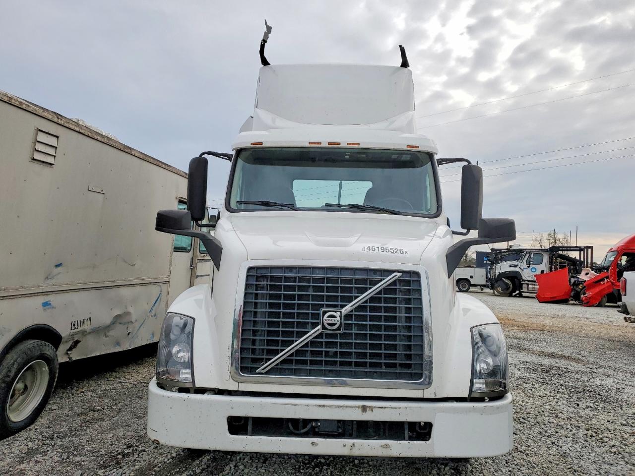 2015 VOLVO VN