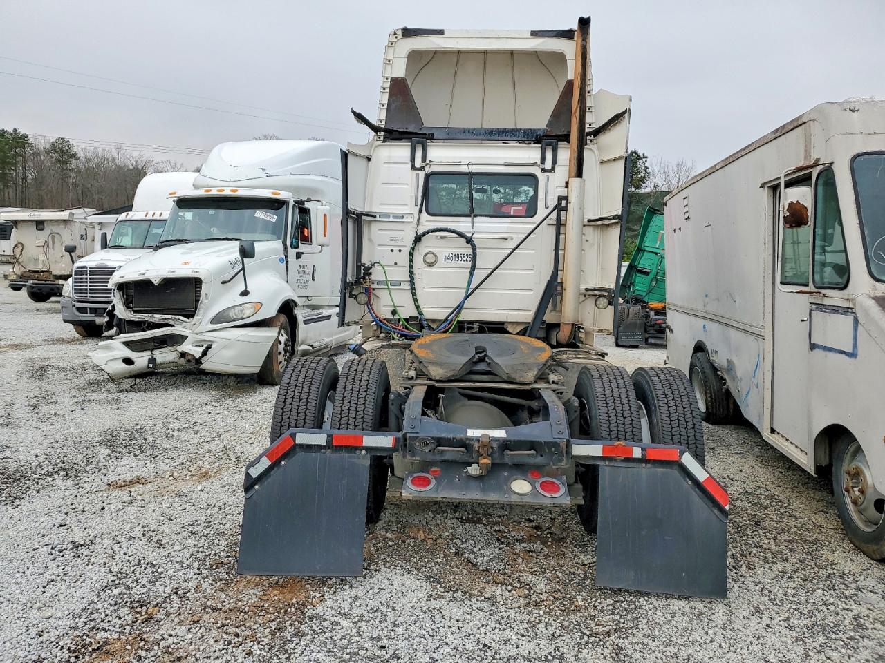 2015 VOLVO VN