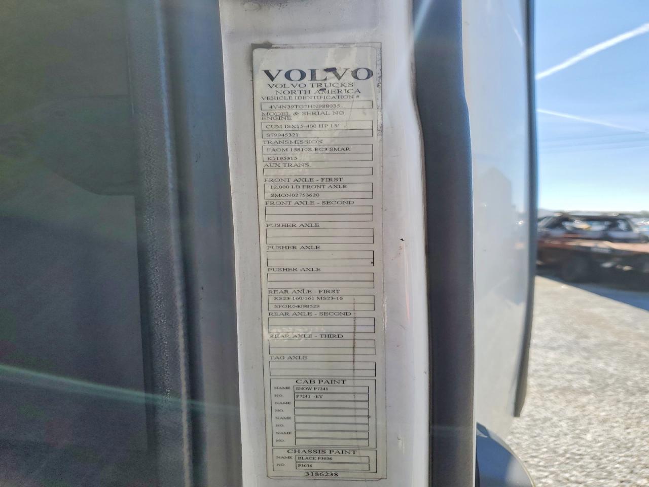 2017 VOLVO VN